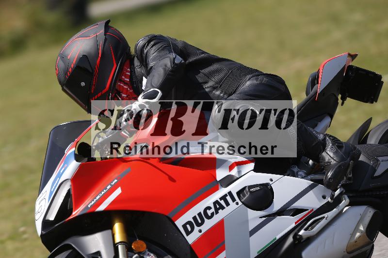 /27 12.06.2025 Ducati Schweiz Trackday Warmup  ADR/gruen-vert/15